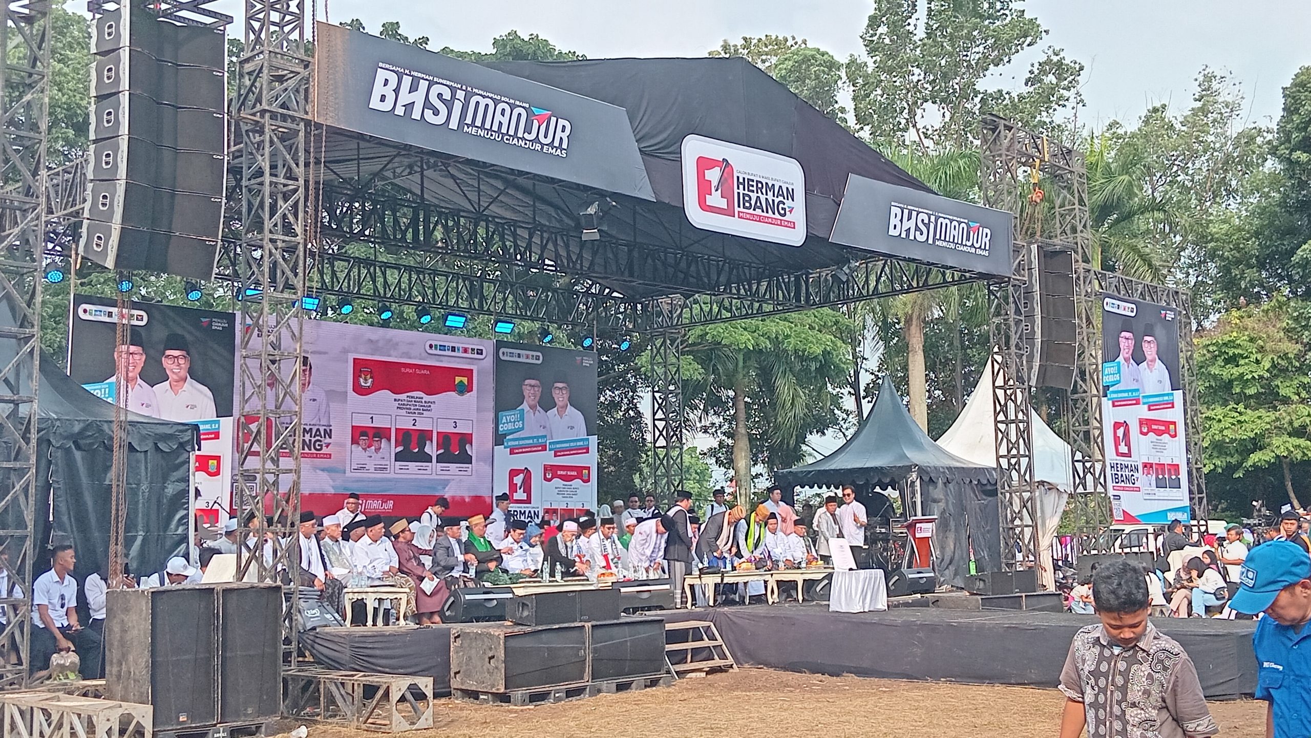 Kampanye Akbar Herman-Ibang Diisi dengan Istighosah Bersama Ulama
