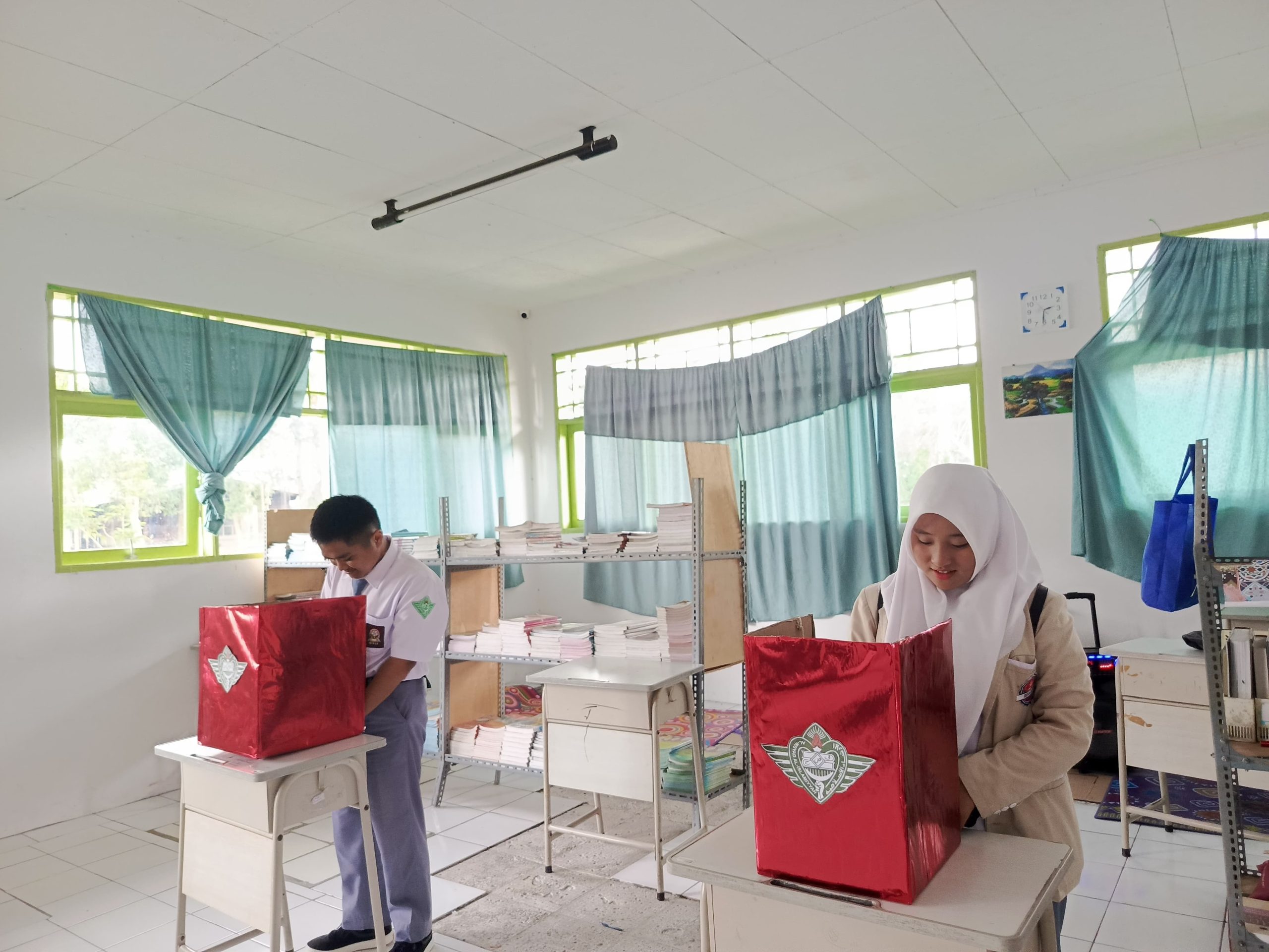 Proses Pemilihan Ketua OSIS SMA IABS Ciapnas berlangsung meriah. (Foto : dok)