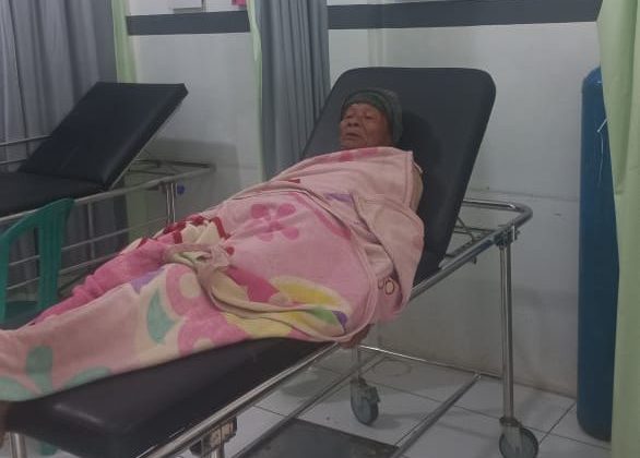 Salah seorang korban keracunan jamur yang dirawat. (Foto : Istimewa)