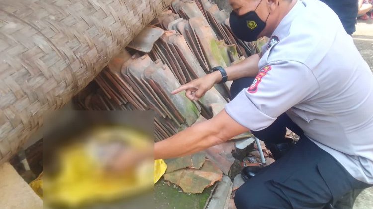 Lagi, Penemuan Bayi di Cianjur, Terbungkus Jas Hujan Kuning