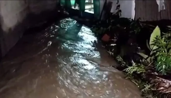 
					Bangunan di Bantaran Sungai Ilegal, Warga Siap Bongkar Mandiri