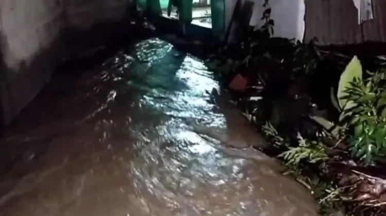 Bangunan di Bantaran Sungai Ilegal, Warga Siap Bongkar Mandiri