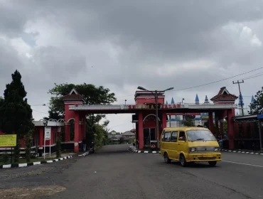 Gerbang Kawasan Wisata Cibodas. (Foto : cianjurtimes.com/Ario)