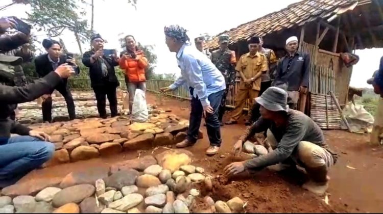Munculkan Keresahan, Makam Keramat Palsu di Cikancana Cianjur Dibongkar