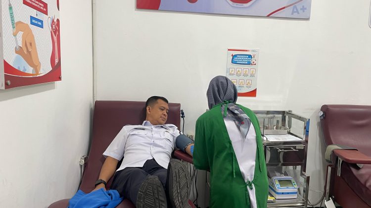 Petugas Lapas Cianjur Donor Darah Peringati Hari Bakti Pemasyarakatan