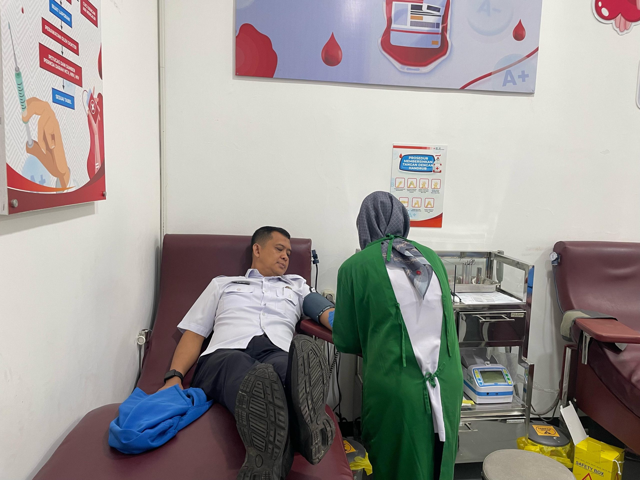 Petugas Lapas Cianjur Donor Darah Peringati Hari Bakti Pemasyarakatan