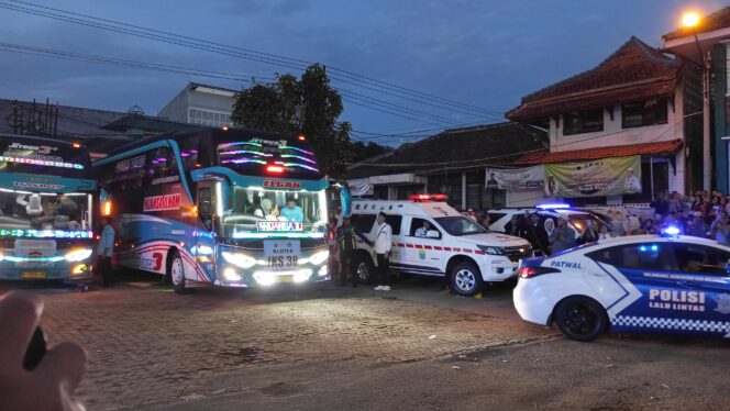 
					Ribuan Jemaah Haji Cianjur Berangkat, Satu Lansia Dipantau Ketat Karena Hipertensi