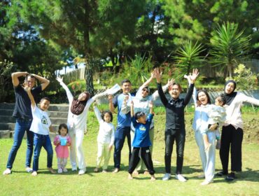 Keseruan pengunjung Taman Wisata Alam Sevillage yang tengah menginap saat mengikuti perlombaan dalam rangka peringatan Kemerdekaan RI. ( Foto : Sevillage)