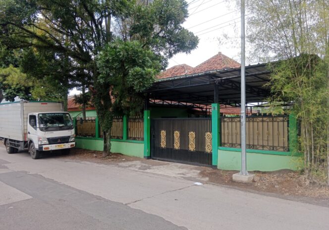
					Suasana Rumah Tersangka kasus korupsiPJU CIanjur usai digeledah oleh Kejari. (Foto : Esya/pakuanrayaonline)