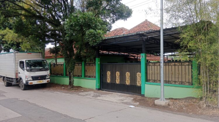 Suasana Rumah Tersangka kasus korupsiPJU CIanjur usai digeledah oleh Kejari. (Foto : Esya/pakuanrayaonline)
