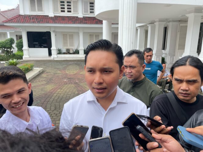 
					Tegas! Bupati Cianjur Larang Pegawai Pemkab Main Proyek: “Jika Ada, Beri Tahu Kami!”