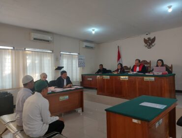 Pengadilan negeri Cianjur memvonis 2 pelaku penganiayaan Nenek Asyah dengan Hukuman 2 tahun penjara. Kedunya terbukti bersalah telah melanggar pasal 170 ayat 1 dan 2 KUHP.(Foto : Pengadilan negeri Cianjur)
