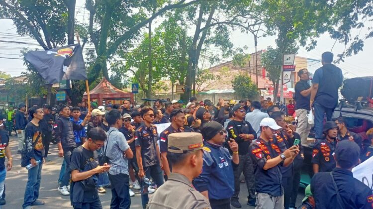 Demo Aliansi Indonesia Waras di Cianjur, Suarakan Tiga Tuntutan dan Ditemui Ketua DPRD