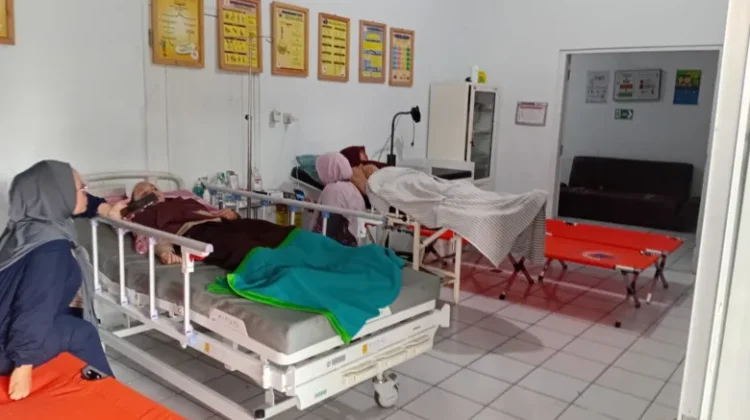 Lagi! Kasus Keracunan MBG Berulang di Cianjur, 16 Siswa SD-SMP Dibawa ke Puskesmas