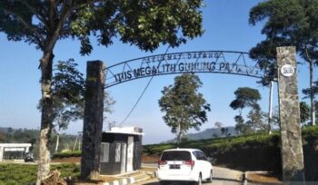 wisata gunung padang