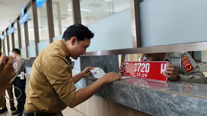 
					Pemkab Cianjur Lunasi Tunggakan Rp1 Miliar Tunggakan Pajak Kendaraan Dinas