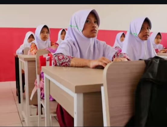 Tingkatkan Kualitas Pendidikan, Pemkab Berikan Bantuan RKB Cianjur untuk SDN Cimanggu