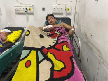 Lucky  Irawan (21) harus mendapat perawatan intensif usai menjadi korban pembacokan yang diduga dilakukan oleh gerombolan geng motor. (Foto : Cianjurtimes/Mohammad Andri