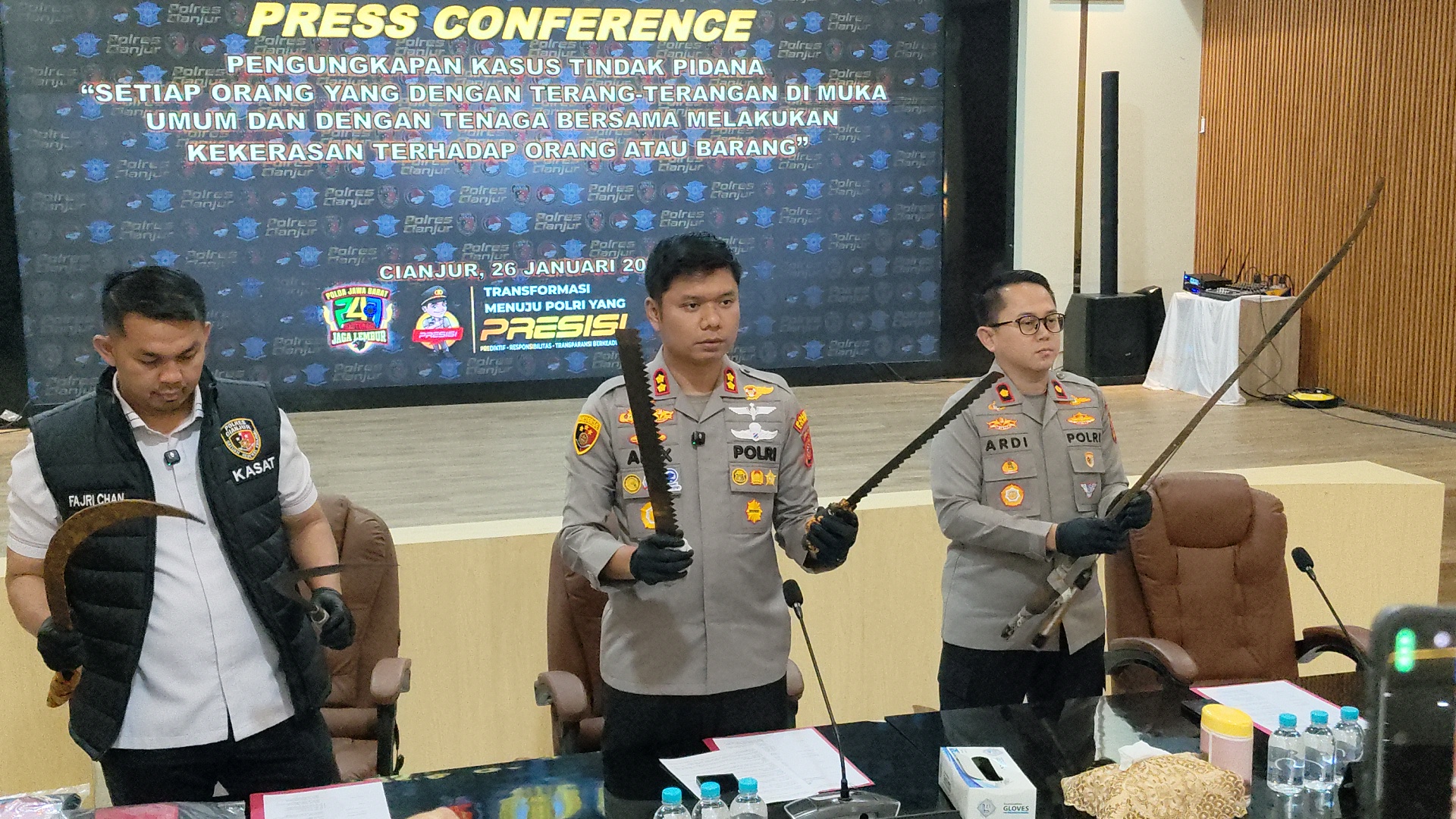 gerombolan bermotor di cianjur