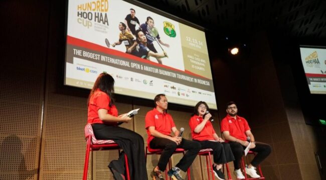 Marlev Mainaky (Dua dari kiri), Tournament Director HUNDRED HOO HAA CUP 2026, Marcia Hutagalung (Tiga dari kiri), Co-Founder HUNDRED HOO HAA CUP 2026, Sharan Kumar (Paaling Kanan), Marketing and Promotion Manager PT. Mentari Cemerlang Indonesia.