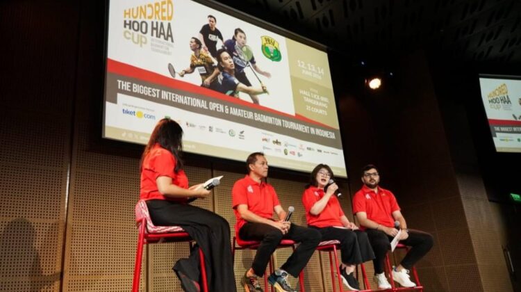 Marlev Mainaky (Dua dari kiri), Tournament Director HUNDRED HOO HAA CUP 2026, Marcia Hutagalung (Tiga dari kiri), Co-Founder HUNDRED HOO HAA CUP 2026, Sharan Kumar (Paaling Kanan), Marketing and Promotion Manager PT. Mentari Cemerlang Indonesia.
