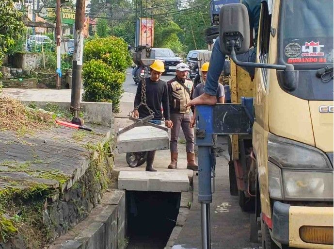 drainase di jalur puncak