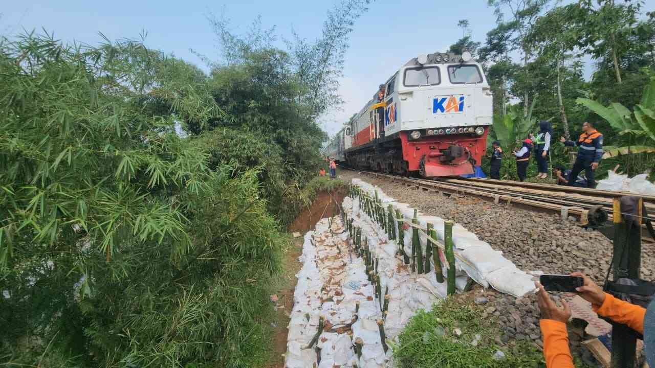 jalur kereta cianjur