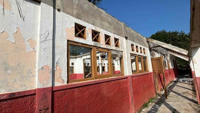 
					Krisis Sarana Pendidikan di Cianjur, 469 Ruang Kelas Rusak Berat, Siswa Belajar di Tenda Darurat