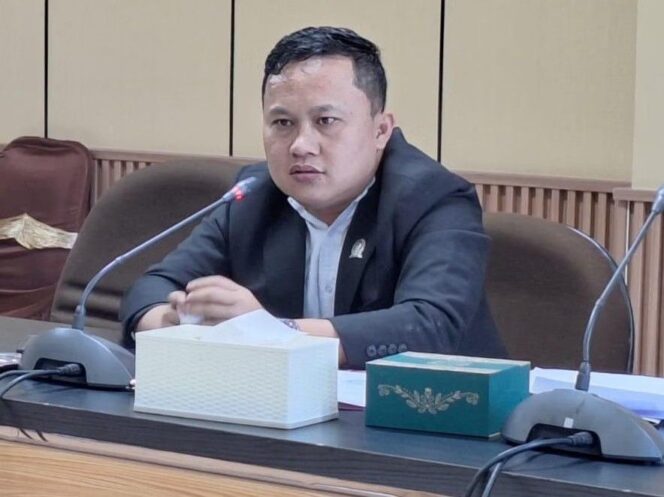 
					Ketua Komisi II DPRD Kabupaten Cianjur, Aziz Muslim