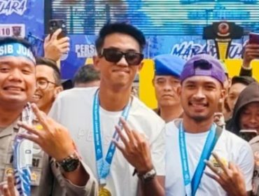 Pemain Persib asal Cianjur, Kakang Rudianto (Kiri) dan Roby Darwis (Kanan). 