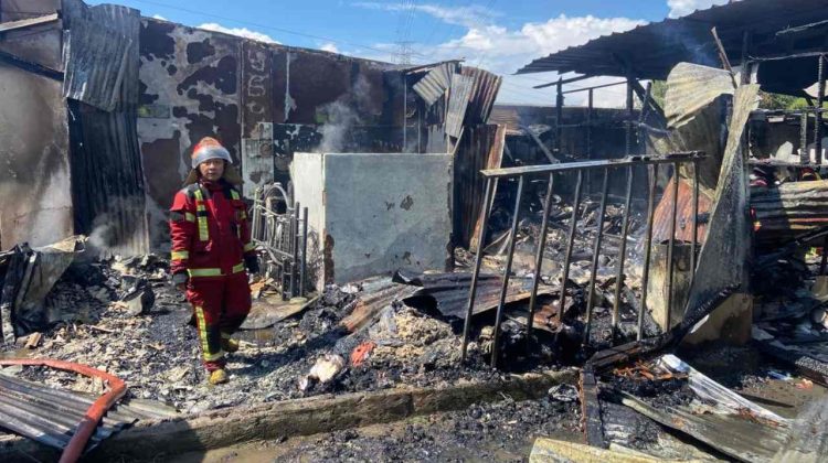 Kebakaran di Cugenang Cianjur, Rumah dan Gudang Bengkel Hangus Diduga Akibat Korsleting