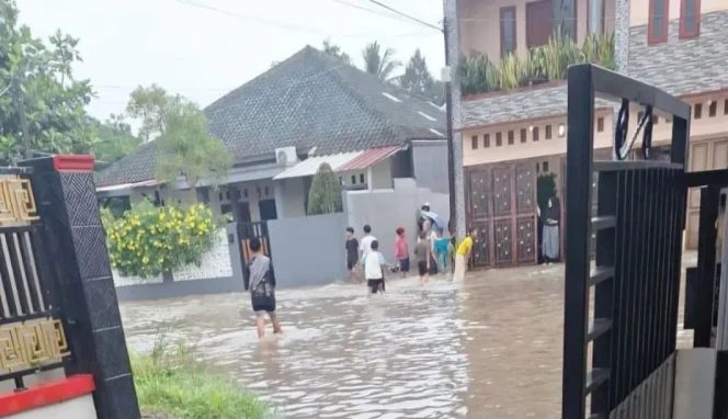 
					Banjir Rendam 30 Rumah di Cianjur, BPBD Evakuasi Warga ke Tempat Aman
