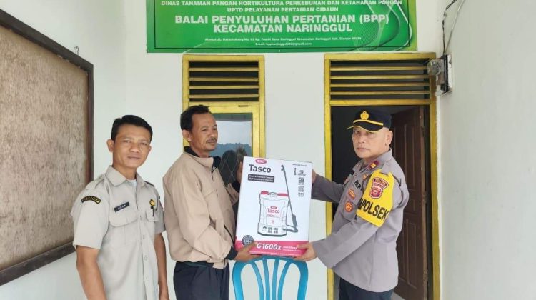 Kelompok Tani Binangkit Terima Bantuan Alsintan dari Polsek Naringgul