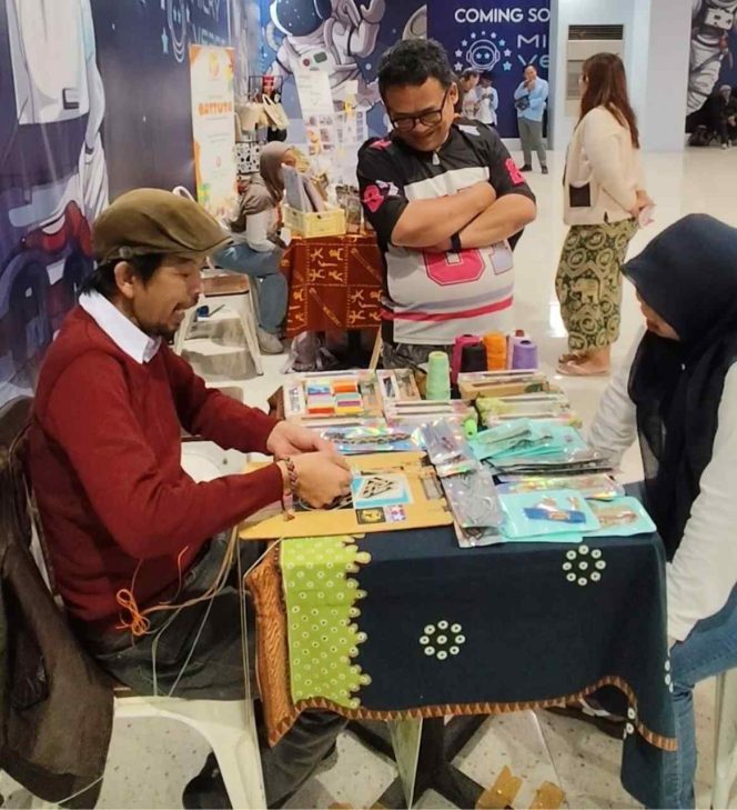 
					Berawal dari Hobi, Bayu Kembangkan Brand Handmade “Si Pengrajin” Produk Ekraf Cipanas yang Unik