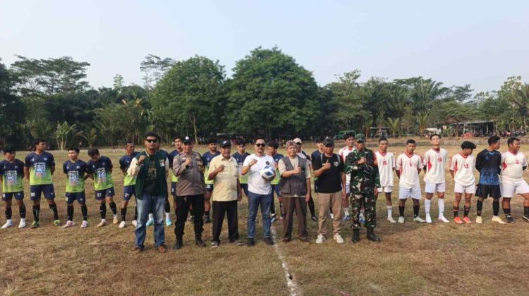 Badak Cihea Cup 2026 Resmi Bergulir, Pesta Rakyat Desa Cihea Libatkan Mahasiswa KKN IAI Al-Azhary