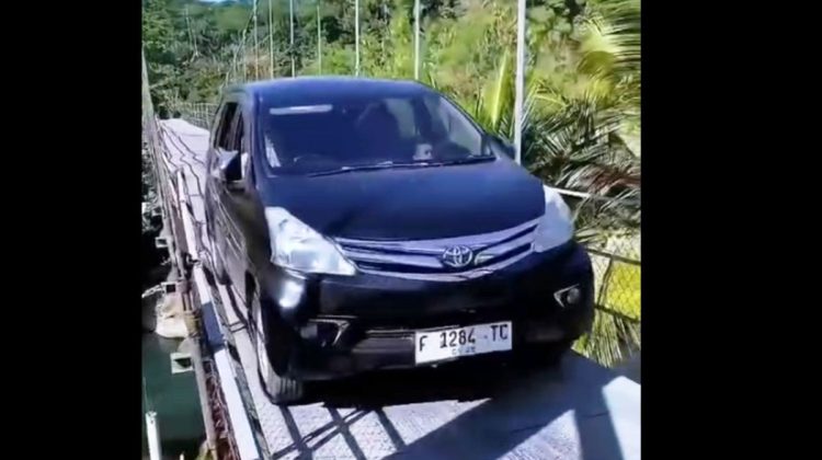 Sopir Minibus yang Lewat Jembatan Gantung Minta Maaf, Pemkab Cianjur Siapkan Rp14 Miliar Bangun Jembatan dan Jalan Cikadu