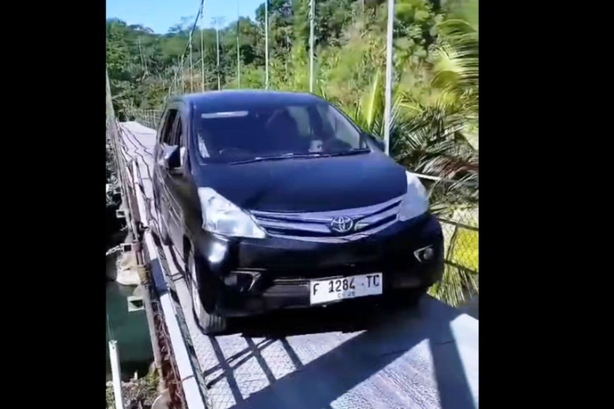 jembatan gantung