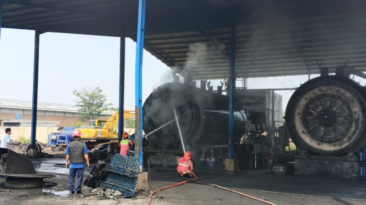 Pabrik Pengolahan Ban Bekas di Sukaluyu Cianjur Alami Kebakaran, Diduga Berawal dari Boiler