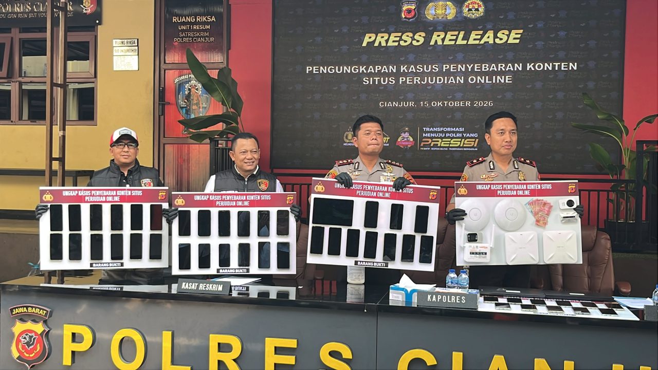 Polisi Ungkap Operasional Judi Online KICAU99 di Sukaresmi Cianjur, 9 Orang Ditangkap