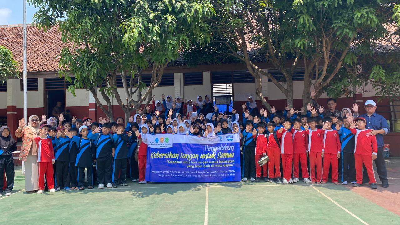 Dari Akses Air Bersih hingga Edukasi CTPS, CSR AQUA Cianjur Dukung Lingkungan Sekolah Sehat di SDN Gekbrong 1