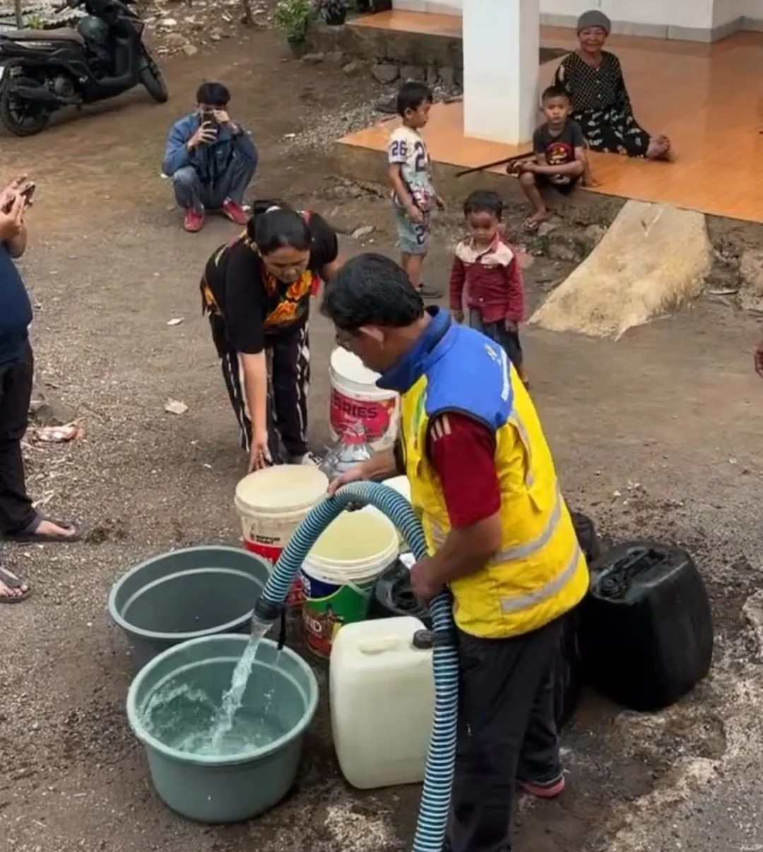Perumdam Tirta Mukti Salurkan Air Bersih ke Tiga Kampung di Cibeber
